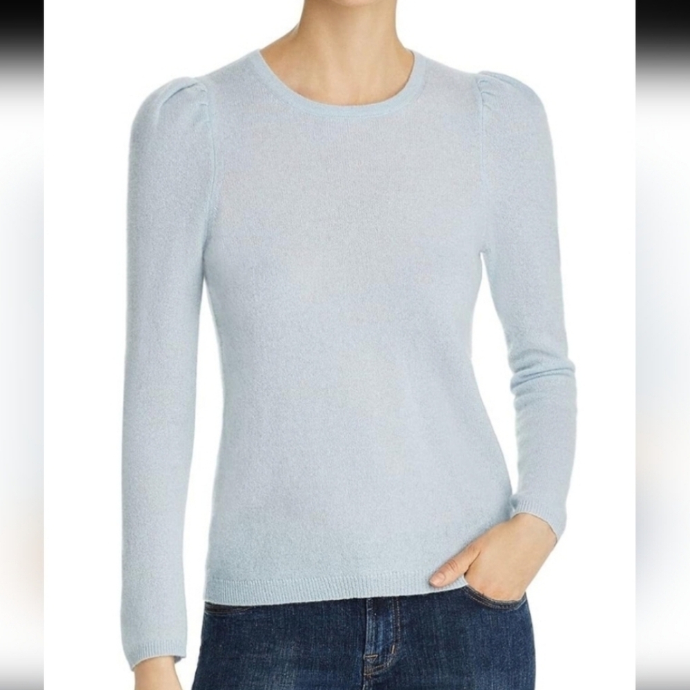 🌸Bloomingdale's Baby Blue Cashmere Sweater Size M‎